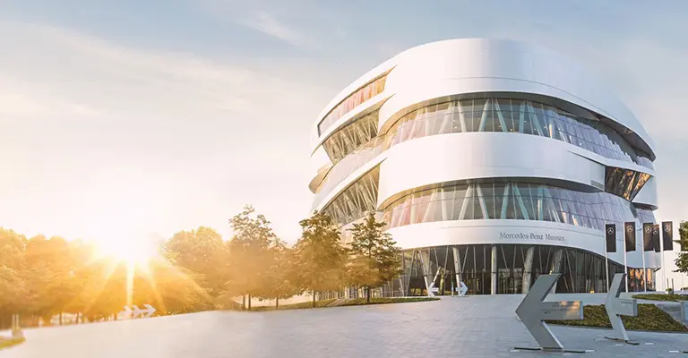 Das Mercedes Benz Museum in Stuttgart bietet 50% Rabatt für Inhaber der Mercedes Credit Card